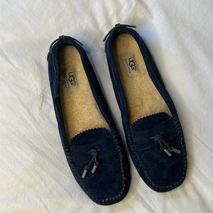 Women’s Ugg moccasin slippers size 9 leather and sheepskin